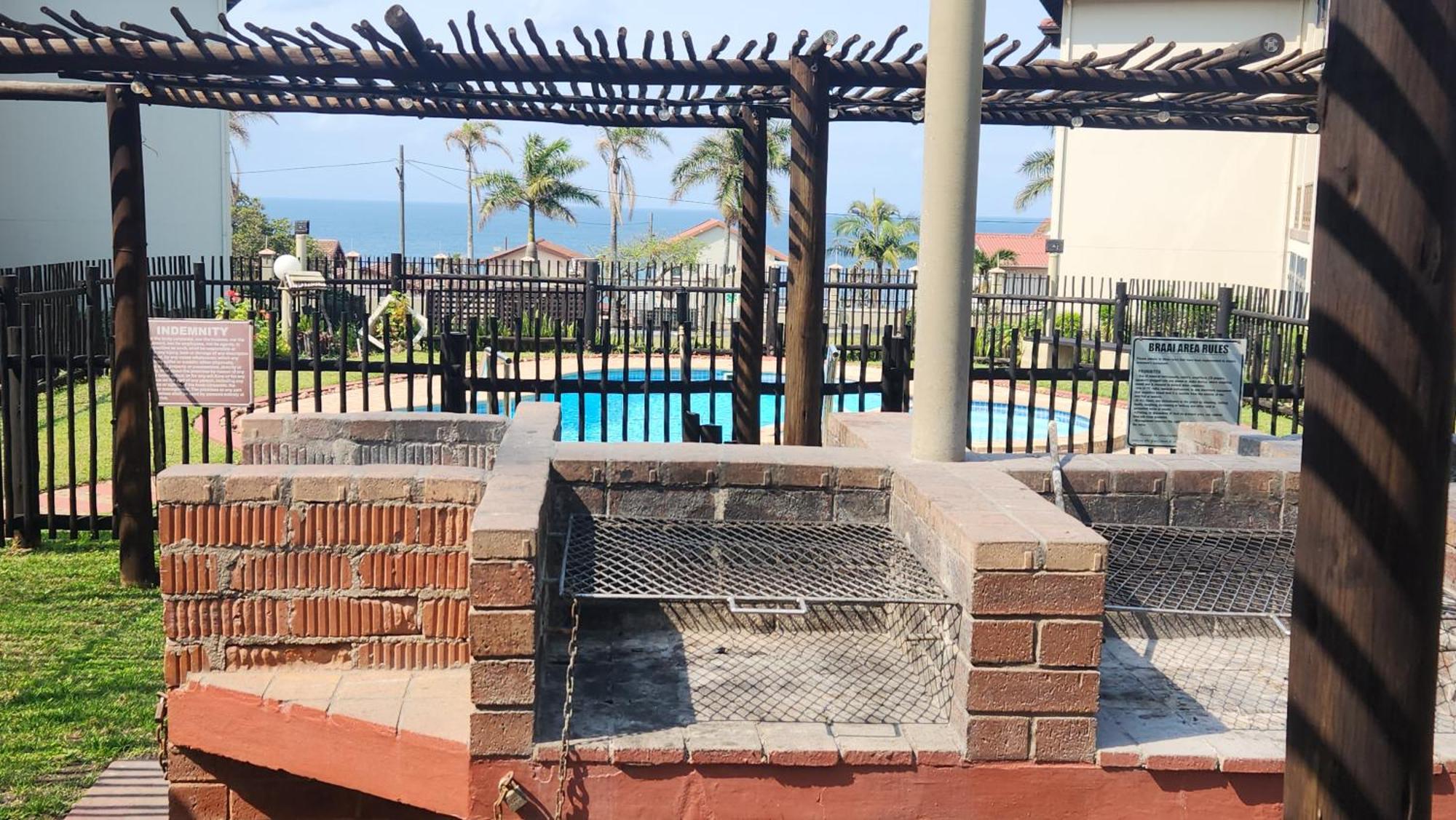 Topanga 17 Uvongo Beach Exterior photo