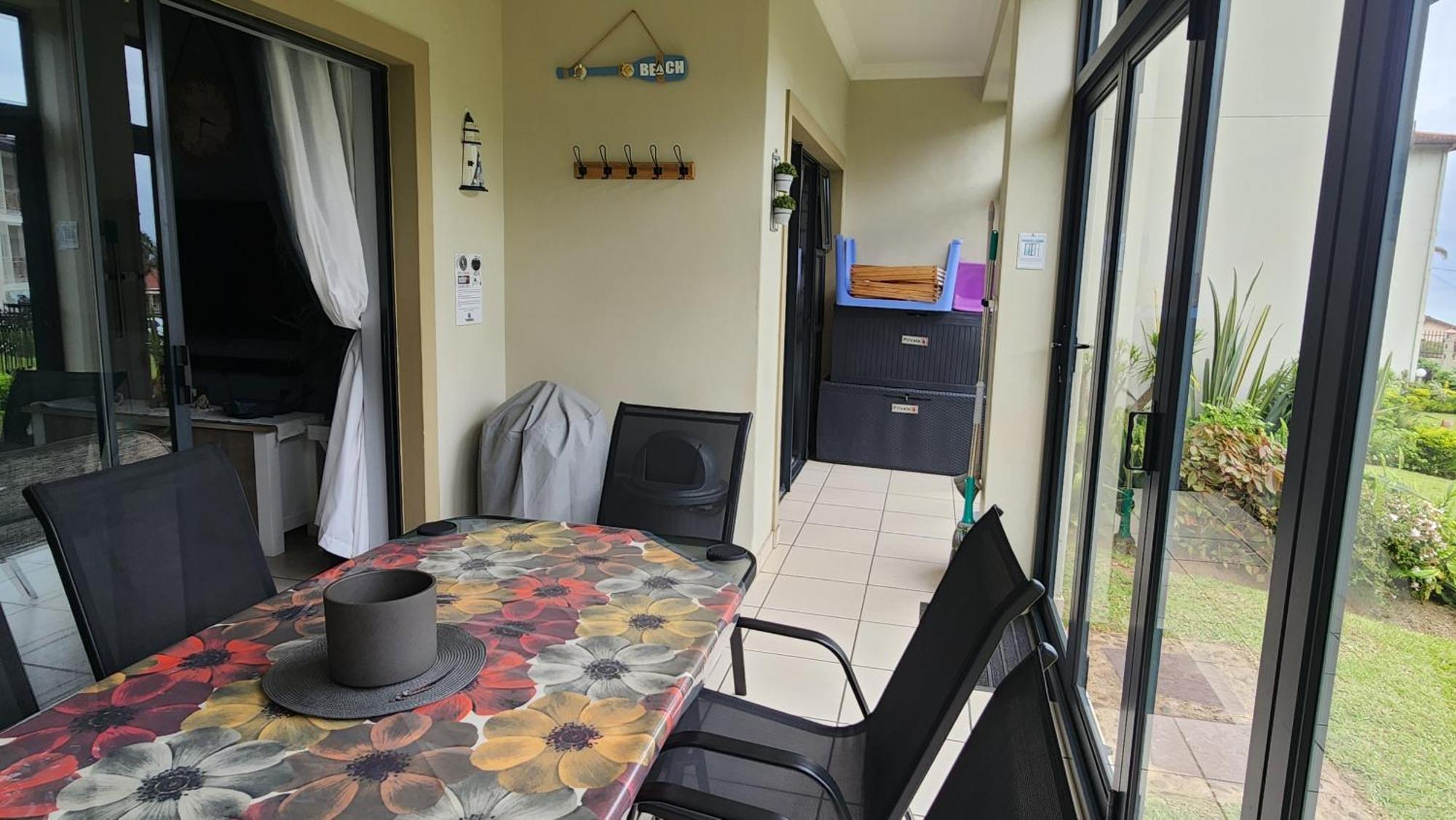 Topanga 17 Uvongo Beach Exterior photo