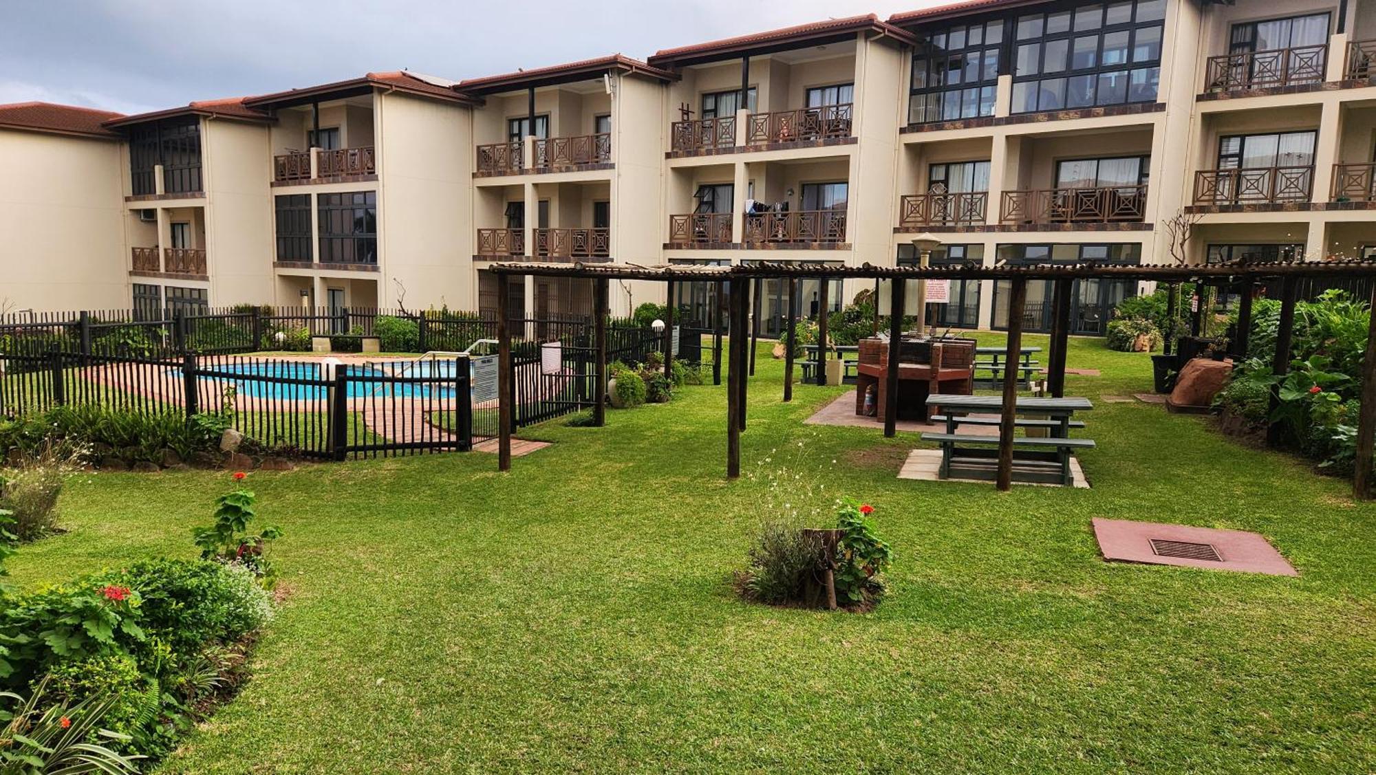 Topanga 17 Uvongo Beach Exterior photo