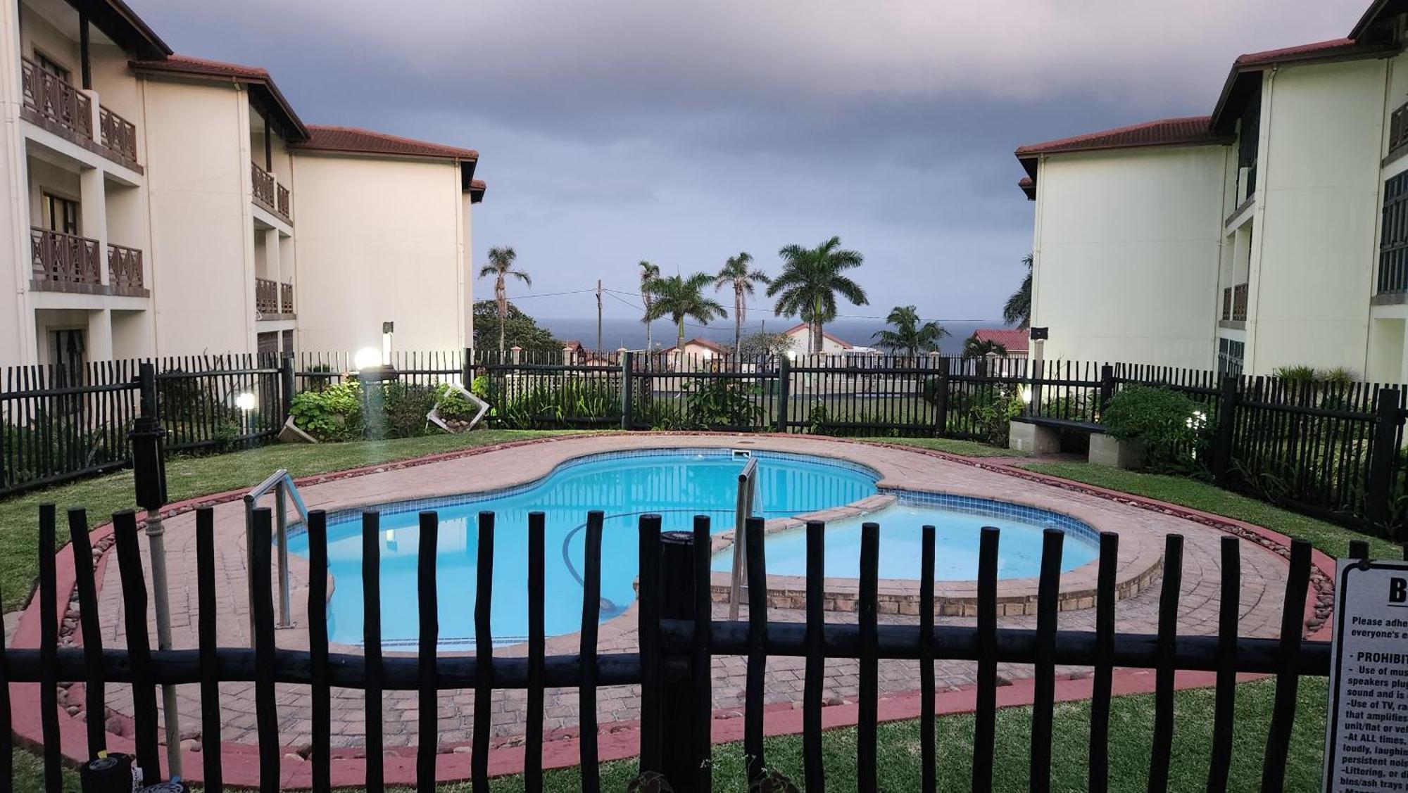 Topanga 17 Uvongo Beach Exterior photo